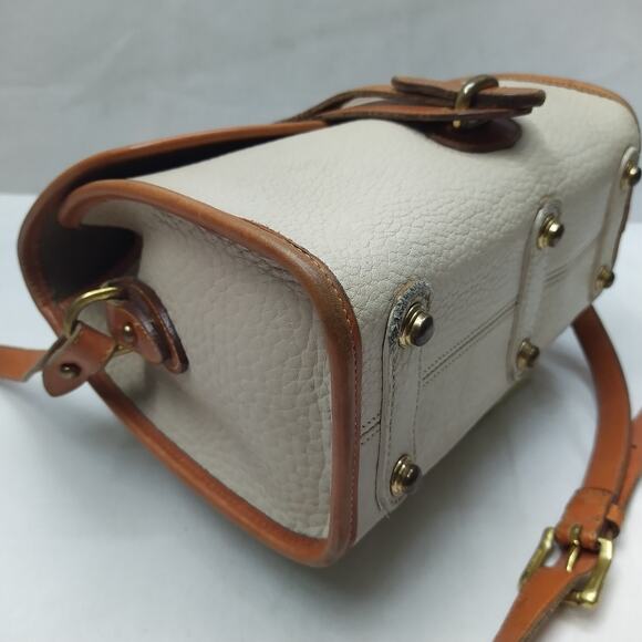 Dooney & Bourke Ivory Leather Flap Closure Crossbody Bag - VTG -Made in USA - Picture 9 of 16